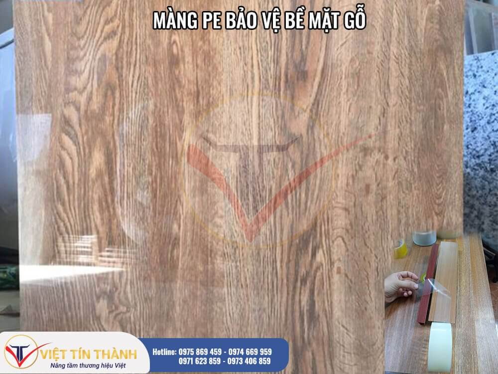 màng trắng trong bảo vệ bề mặt gỗ